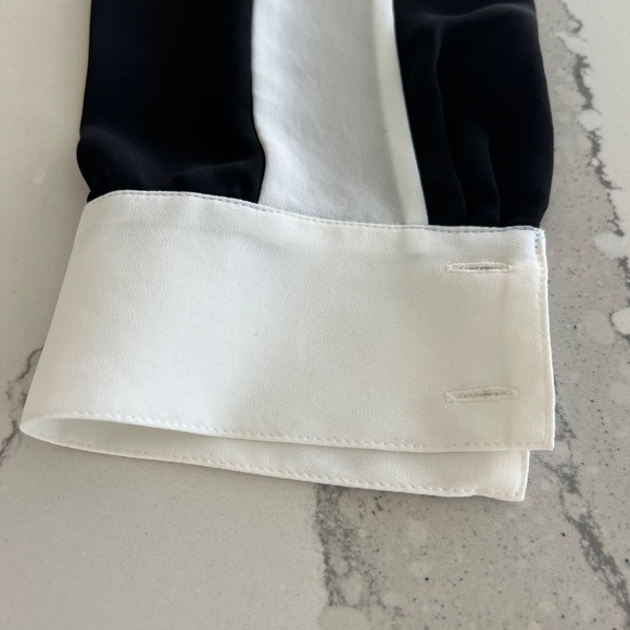 BCBG MaxAzria Colorblock V-Neck shirt- Sz M - Picture 2 of 8